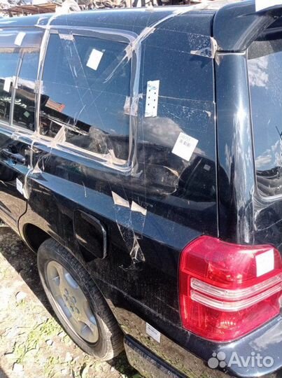 Крыло заднее левое Toyota Kluger MCU20 1MZ-FE