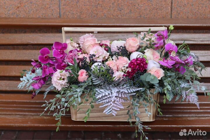 Оригинальные яркие букеты. Доставка в Москве