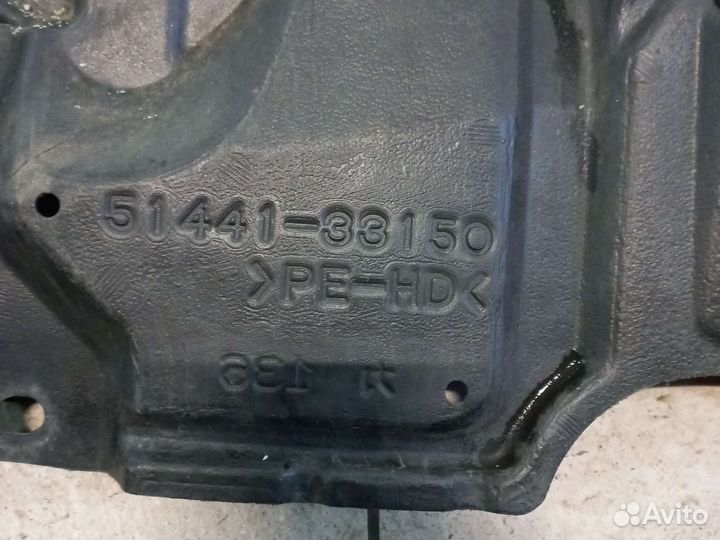Пыльник двигателя правая Toyota Camry V50