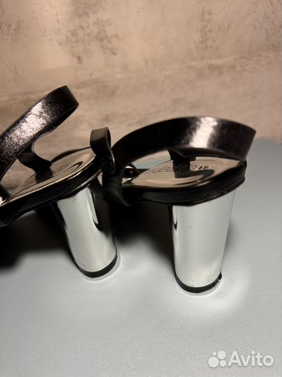 Босоножки stephan