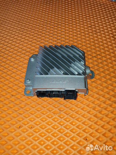 Усилитель аккустической системы mazda 3 BM