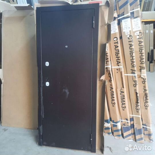 Дверь входная металлическая