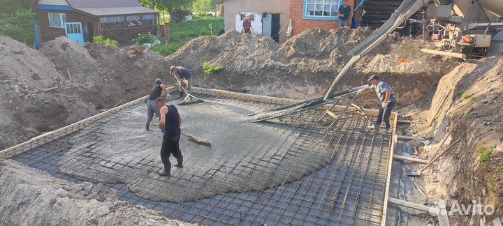 Бригада строителей