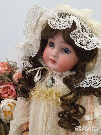 Кукла фарфоровая антикварная