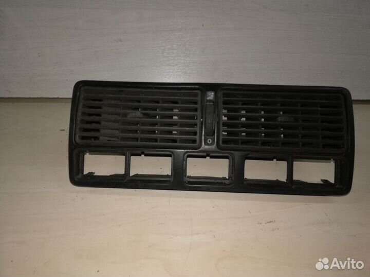 Дефлектор воздуховод центральный Volkswagen Golf 4