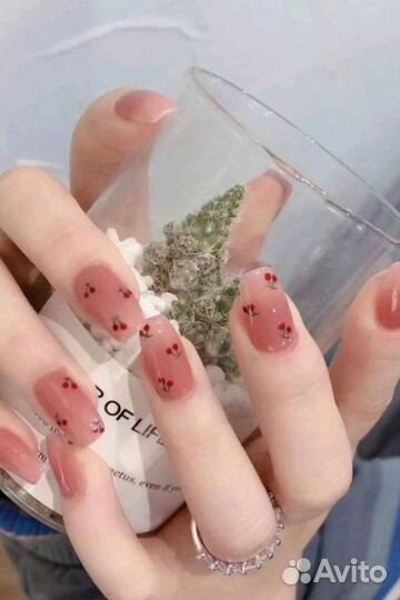 Модель на маникюр / Наращивание