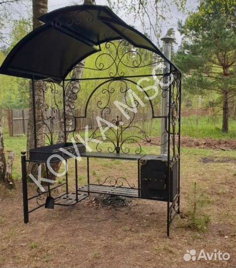 Мангал с крышей