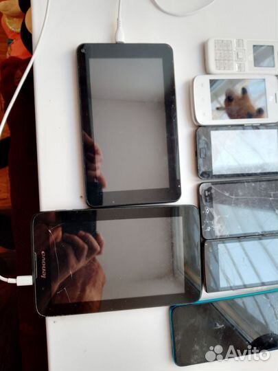 Мобильные телефоны, планшеты