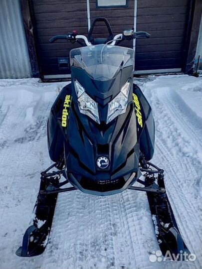 Продам снегоход Ski Doo summit 800 Etek xm 2014 г