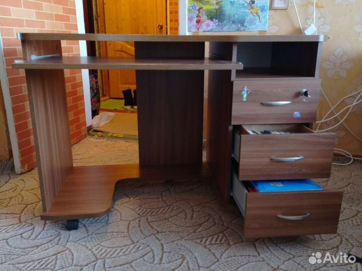 Письменный стол для школьника новый