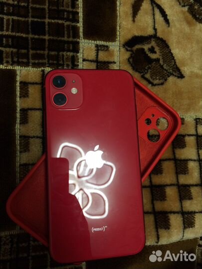Телефон iPhone 11 red 128gb