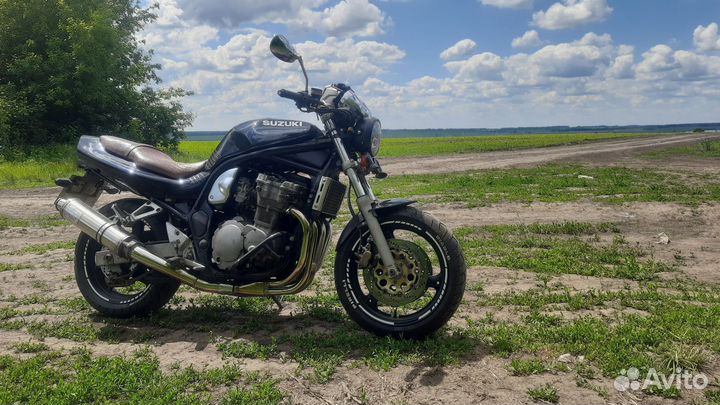Suzuki gsf 750