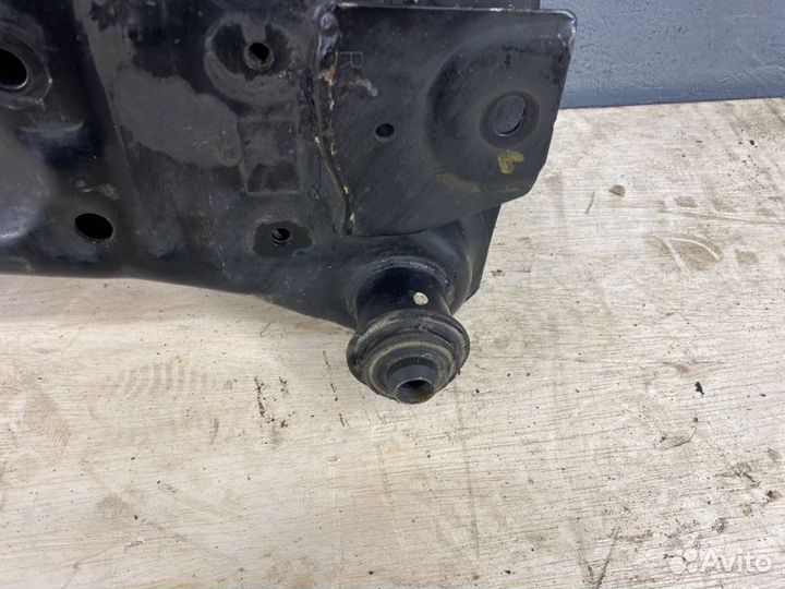 Подрамник двигателя Nissan x-trail T31