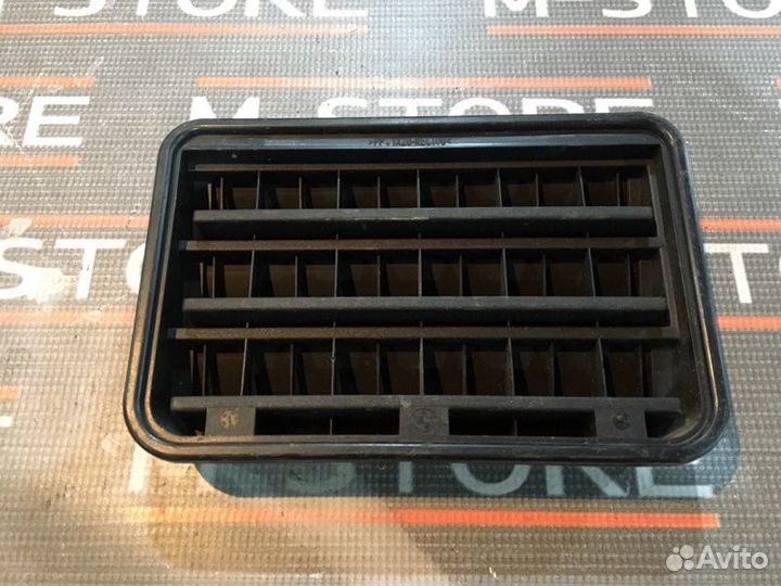 Решетка вентиляционная задняя правая Bmw X5 E53