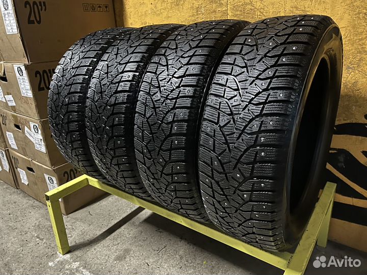 Bridgestone Blizzak Spike-02 225/55 R19