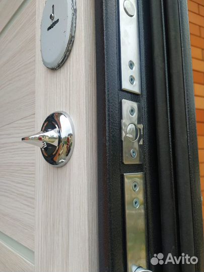 Входная дверь Троя Серебро 100мм