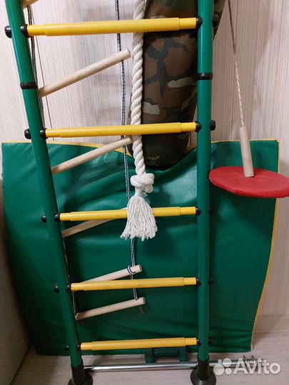 Спортивная шведская стенка