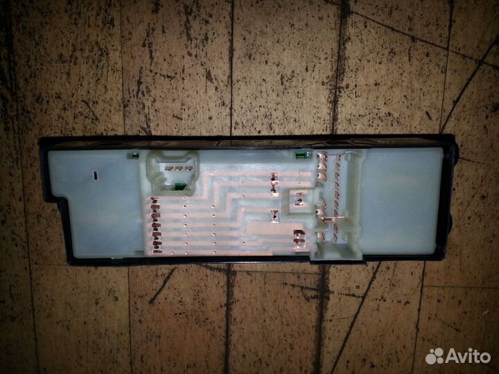 Блок управления стеклоподъемниками X-Trail T30