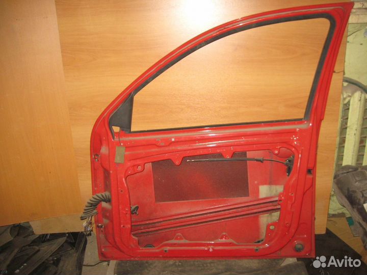 Дверь передняя правая Октавия Тур