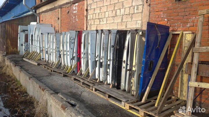 Задняя дверь Форд Транзит 2000-2023