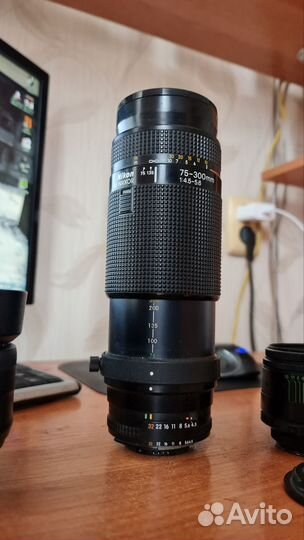 Объективы, вспышка, фотоаппарат