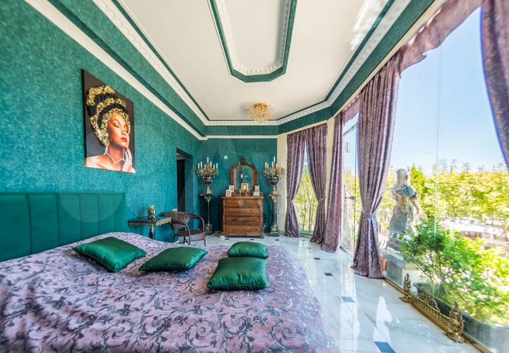 3-к. квартира, 650 м², 18/18 эт.