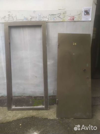 Дверь входная металлическая, сейфовая, левая