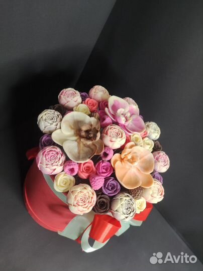 Шоколажные Цветы в Шляпной Коробке