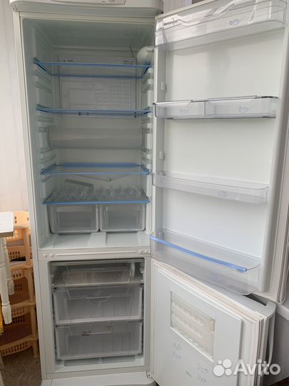 Холодильник indesit