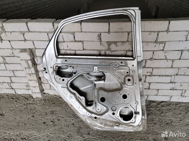 Дверь задняя левая LADA Vesta