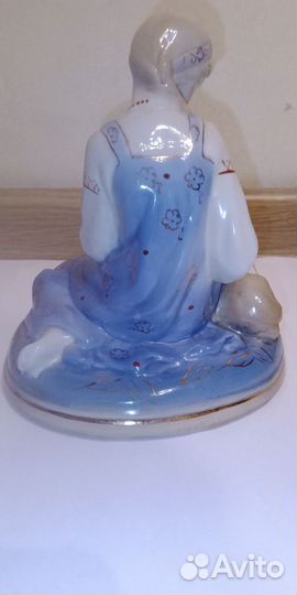 Фарфоровые статуэтки 