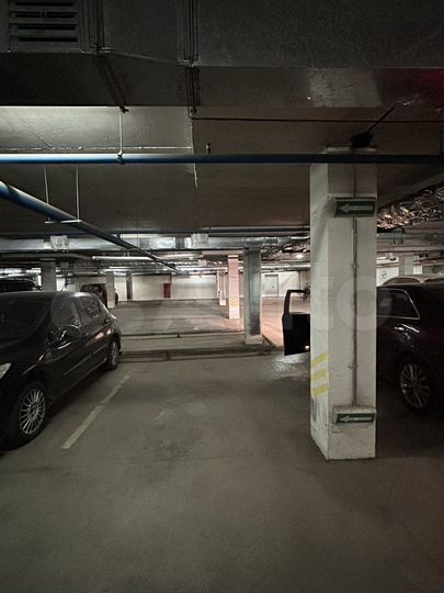 Машиноместо, 10 м²