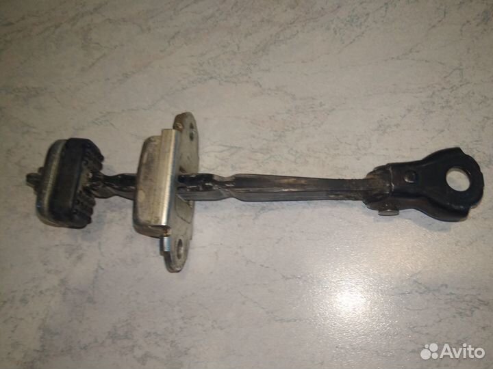 Навесы и ограничитель двери передней правой Хонда