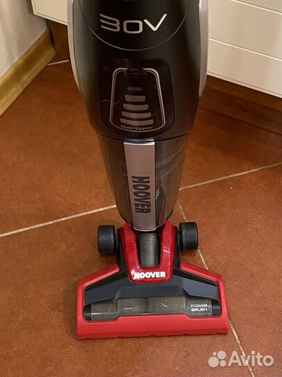 Вертикальный пылесос Hoover