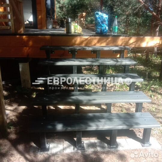 Крыльцо / лестница металлическая / лестница