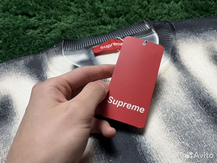 Свитер Supreme blurred logo sweater