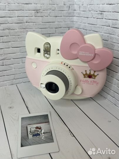 Фотоаппарат instax Hello Kitty