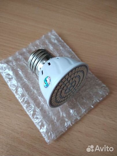 Фитолампа. Лампа для растений. Фото лампа