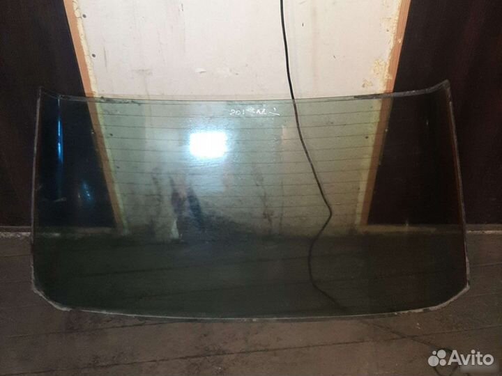 Стекло заднее Mercedes Benz w201