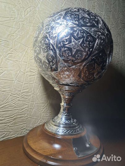 Футбольный мяч из серебра