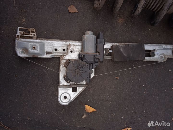 Стеклоподъемник задний правый Renault Megan 2
