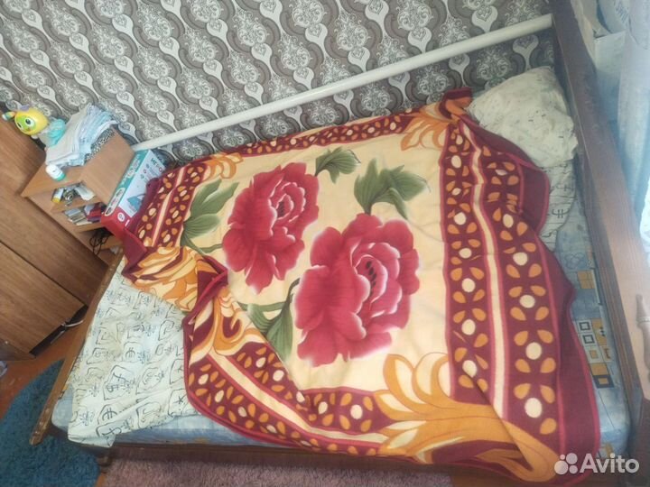 Кровать