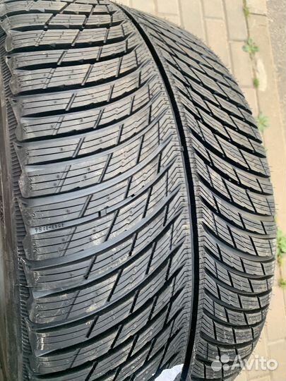 Michelin Pilot Alpin 5 SUV 285/45 R21 и 315/40 R21 113V