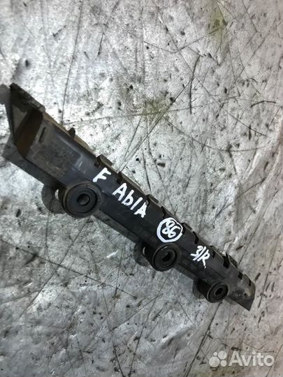 Кронштейн бампера задний правый Skoda Fabia 2 CGP