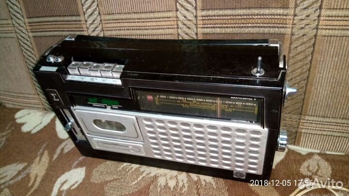 Магнитола VEF - 260 (из фильма «курьер»)