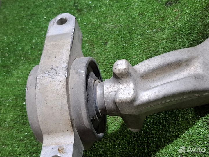 Рычаг подвески пп Nissan Fuga Y51