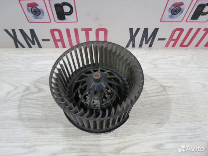 Моторчик отопителя Ford Focus 3