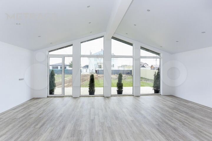 Коттедж 162 м² на участке 8 сот.