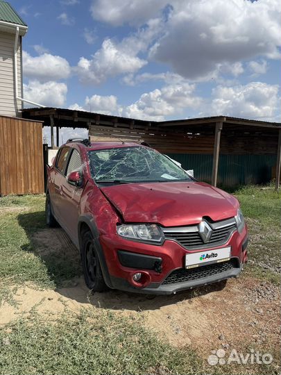 Renault Sandero Stepway 1.6 AT, 2017, битый, 65 000 км