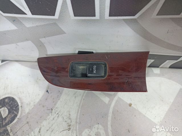 Кнопка стеклоподъемника задняя левая Lexus IS250